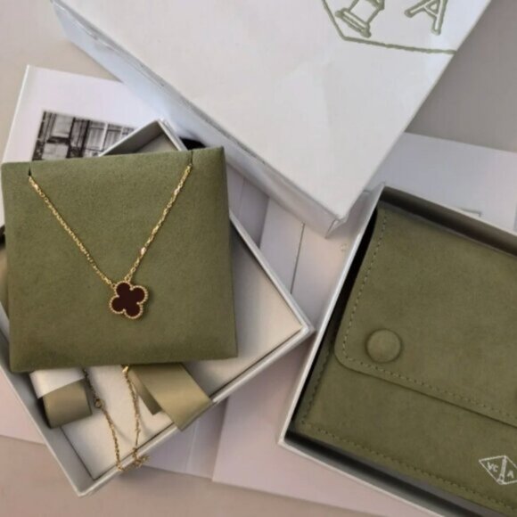 Van Cleef & Arpels Classic Red Necklace - Picture 2 of 5